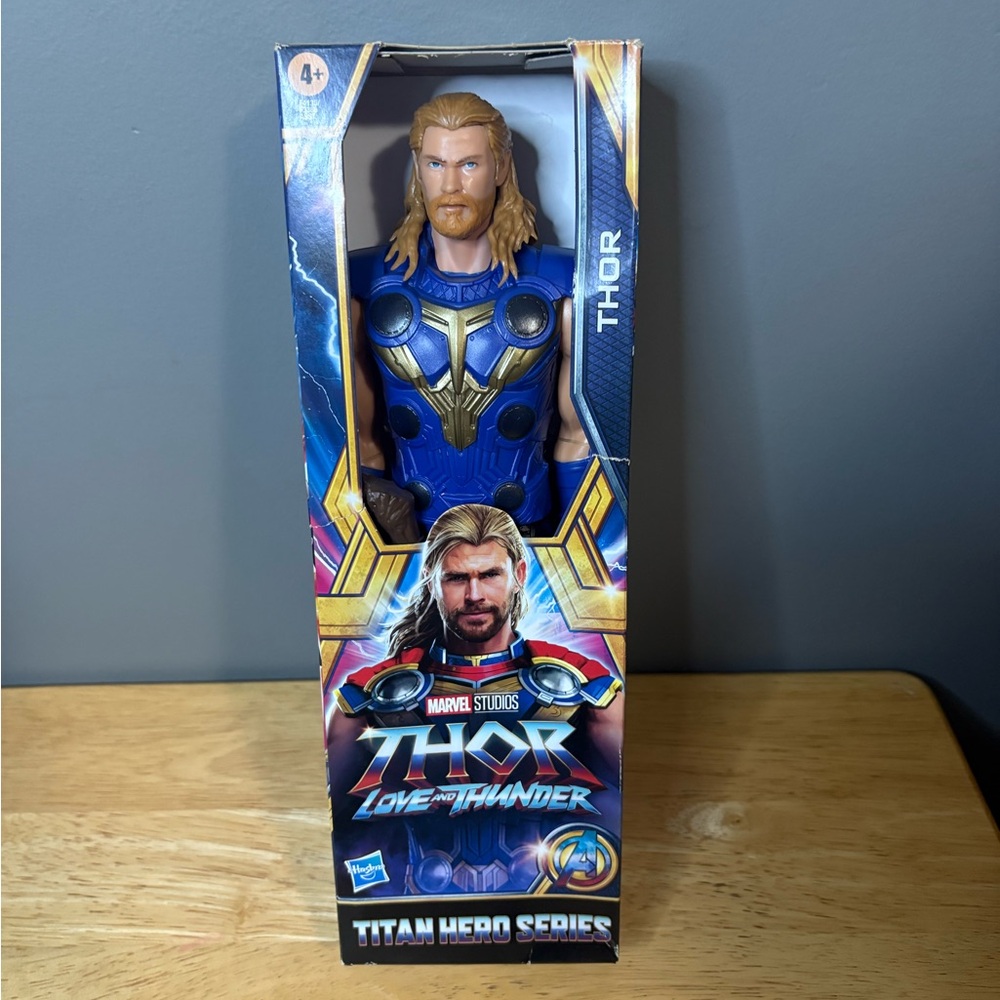 Marvel Thor Love and Thunder - Titan Hero Series 12-Inch Thor Figure,NEW IN BOX